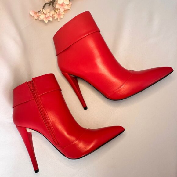 Turn Up the Heat in Red Cuffed High-Heeled Booties NWOT - Picture 5 of 8